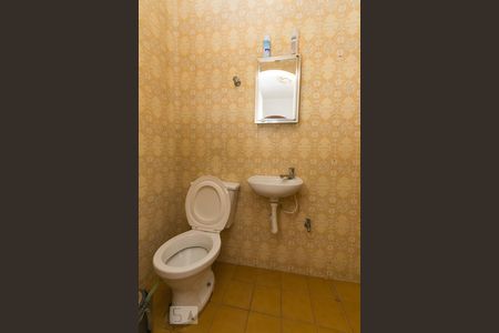 Casa para alugar com 264m², 4 quartos e 5 vagasBanheiro de serviço