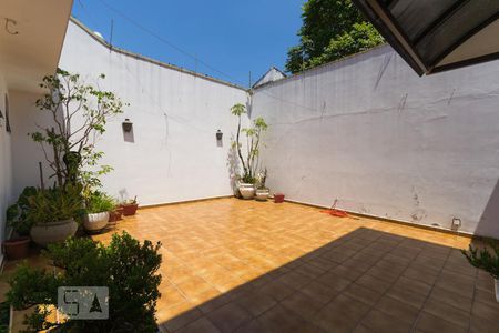 Casa para alugar com 264m², 4 quartos e 5 vagasQuintal