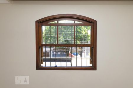 Casa para alugar com 264m², 4 quartos e 5 vagasJanela da suíte 3