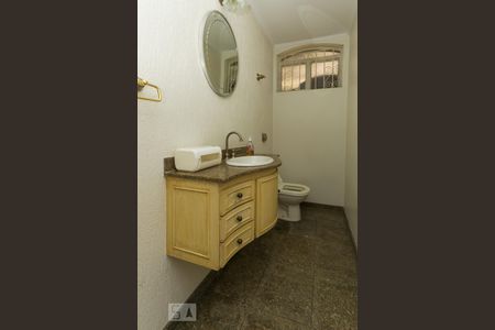 Casa para alugar com 264m², 4 quartos e 5 vagasLavabo