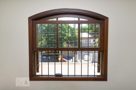 Casa para alugar com 264m², 4 quartos e 5 vagasJanela do quarto