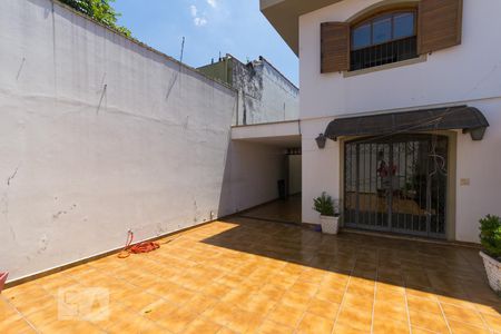 Casa para alugar com 264m², 4 quartos e 5 vagasQuintal