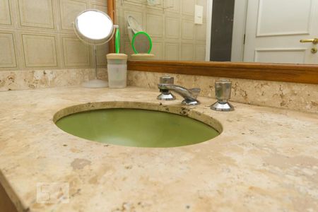 Casa para alugar com 264m², 4 quartos e 5 vagasDetalhe do banheiro da suíte 3