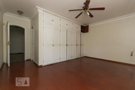 Casa para alugar com 264m², 4 quartos e 5 vagasSuíte 3