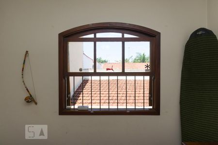 Casa para alugar com 264m², 4 quartos e 5 vagasJanela da suíte 2