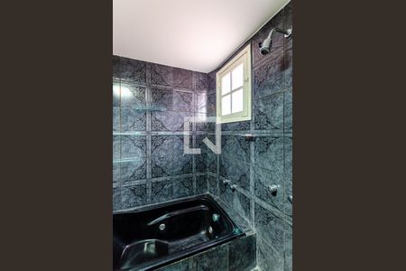 Casa à venda com 480m², 5 quartos e 2 vagasBanheiro da Suíte 4