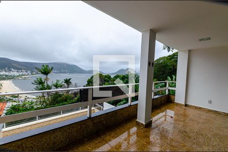 Casa à venda com 480m², 5 quartos e 2 vagasSala