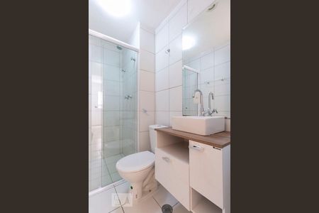 Banheiro  de apartamento à venda com 3 quartos, 70m² em Vila Carrão, São Paulo