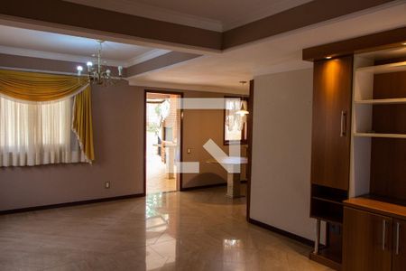 Casa de condomínio à venda com 250m², 4 quartos e 4 vagasSALA