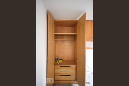 Apartamento à venda com 57m², 2 quartos e 2 vagasArmário do quarto 1