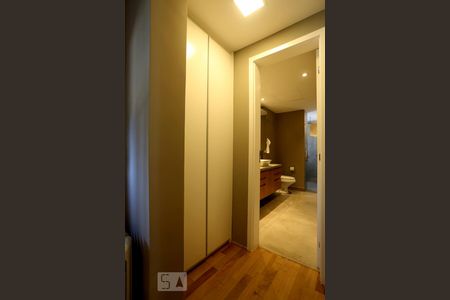 Apartamento à venda com 105m², 1 quarto e 2 vagasQuarto Suite Armário