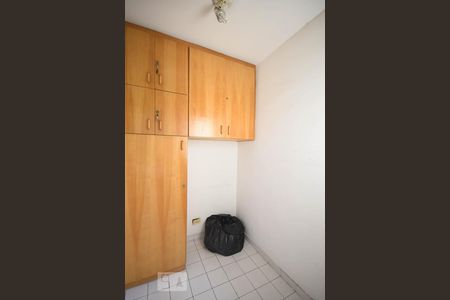 Apartamento à venda com 81m², 3 quartos e 3 vagas Apartamento à venda com 81m², 3 quartos e 3 vagasQuarto de serviço