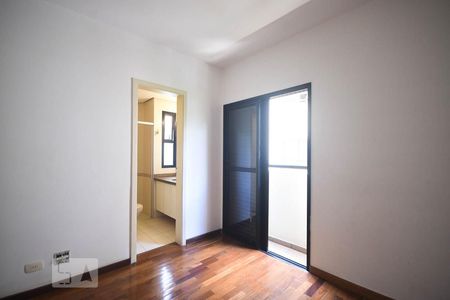 Apartamento à venda com 81m², 3 quartos e 3 vagas Apartamento à venda com 81m², 3 quartos e 3 vagasSuíte