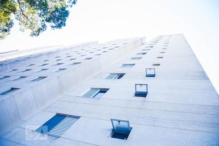 Apartamento à venda com 44m², 2 quartos e sem vaga Apartamento à venda com 44m², 2 quartos e sem vagaFachada