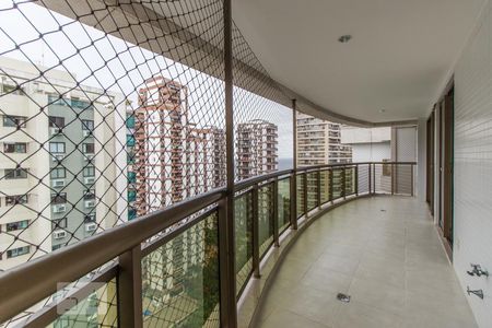 Apartamento para alugar com 132m², 4 quartos e 2 vagasVaranda
