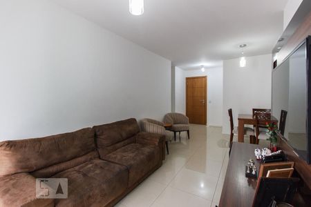 Apartamento para alugar com 132m², 4 quartos e 2 vagasSala