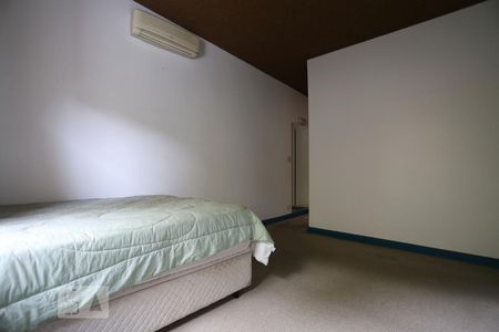 Casa à venda com 1000m², 4 quartos e 5 vagasSuíte