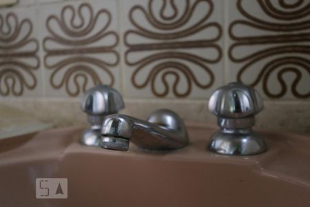 Casa à venda com 1000m², 4 quartos e 5 vagasBanheiro Da Suíte Master