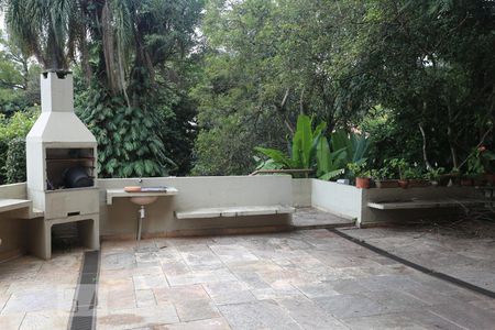 Casa à venda com 1000m², 4 quartos e 5 vagasChurrasqueira