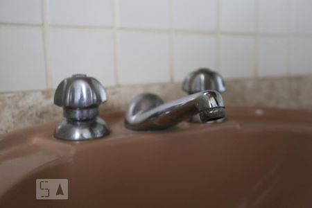 Casa à venda com 1000m², 4 quartos e 5 vagasBanheiro da Suíte