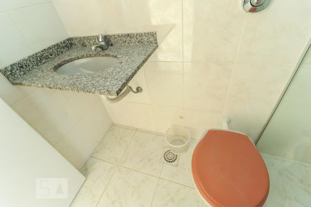 Banheiro de apartamento para alugar com 3 quartos, 72m² em Taquara, Rio de Janeiro
