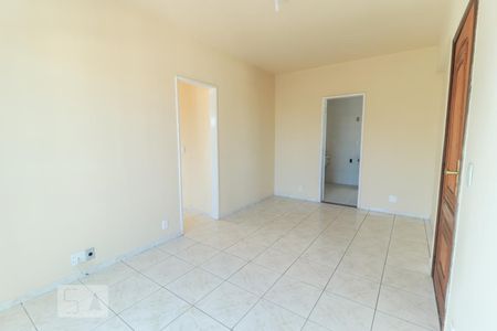 Sala de apartamento para alugar com 3 quartos, 72m² em Taquara, Rio de Janeiro