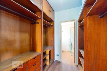 Closet Suíte de apartamento para alugar com 2 quartos, 128m² em Pinheiros, São Paulo