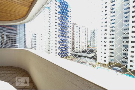 Sacada de apartamento para alugar com 3 quartos, 218m² em Setor Bueno, Goiânia