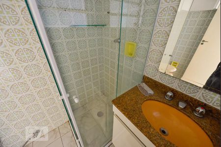 Banheiro de apartamento para alugar com 1 quarto, 60m² em Sumaré, São Paulo