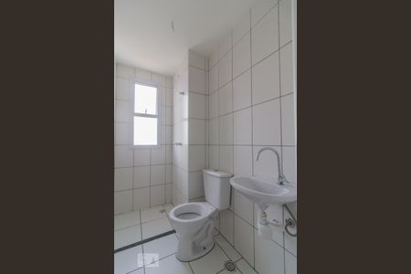 Banheiro de apartamento para alugar com 2 quartos, 52m² em Jardim Flor da Montanha, Guarulhos