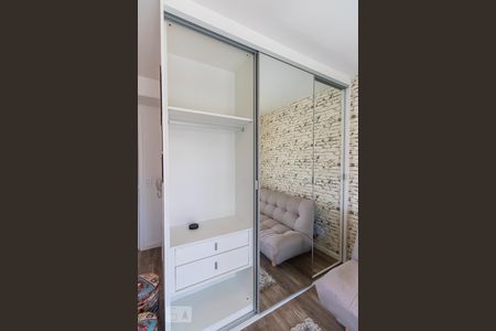 Sala de kitnet/studio para alugar com 1 quarto, 28m² em Campo Belo, São Paulo