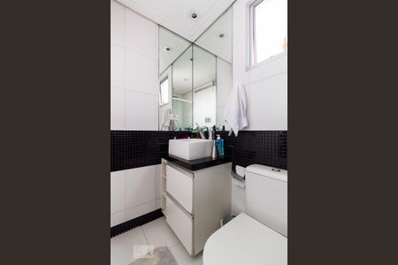 Apartamento para alugar com 65m², 2 quartos e 2 vagasBanheiro da suíte 