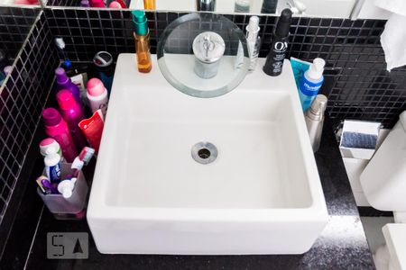 Apartamento para alugar com 65m², 2 quartos e 2 vagasDetalhe pia 