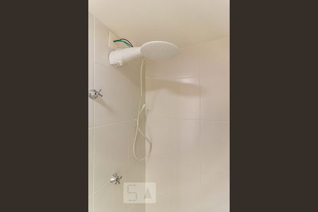 Banheiro de kitnet/studio para alugar com 1 quarto, 31m² em Água Branca, São Paulo