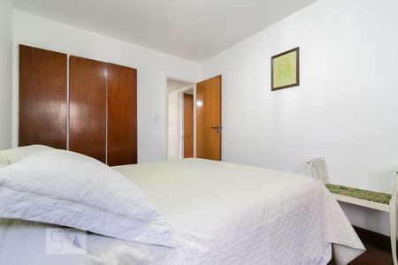 Suíte de apartamento à venda com 3 quartos, 130m² em Vila Monumento, São Paulo
