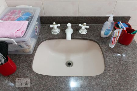 Apartamento à venda com 130m², 3 quartos e 2 vagasDetalhe do banheiro da suíte 