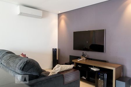 Sala de estar de apartamento à venda com 2 quartos, 65m² em Vila Gumercindo, São Paulo