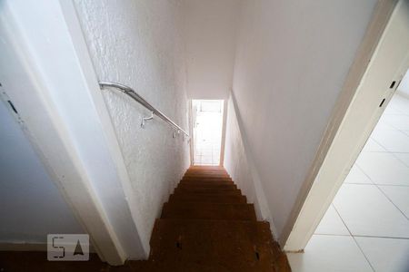 Casa à venda com 70m², 2 quartos e sem vagaEscada de acesso / corredor