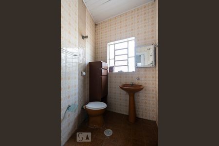 Banheiro social de casa à venda com 2 quartos, 70m² em Vila Guarani (z Sul), São Paulo