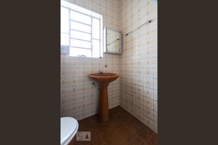 Banheiro social de casa à venda com 2 quartos, 70m² em Vila Guarani (z Sul), São Paulo