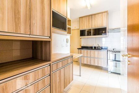 Apartamento à venda com 98m², 4 quartos e 2 vagasCozinha