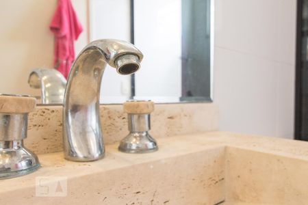 Apartamento para alugar com 58m², 2 quartos e 1 vaga Apartamento para alugar com 58m², 2 quartos e 1 vagaBanheiro da Suíte