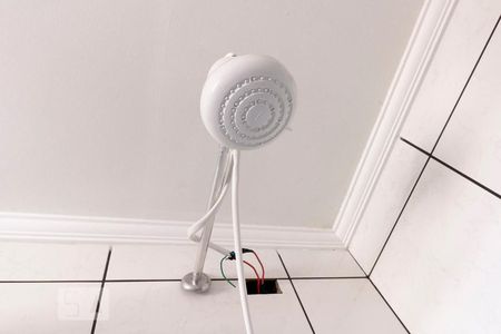 Detalhe banheiro  de apartamento para alugar com 2 quartos, 60m² em Vila Santa Clara, São Paulo