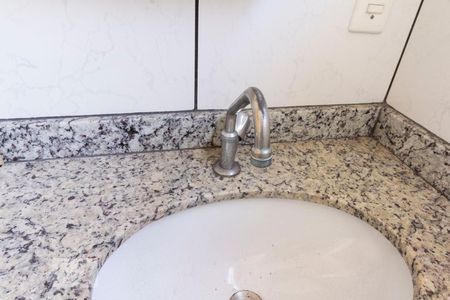 Detalhe banheiro  de apartamento para alugar com 2 quartos, 60m² em Vila Santa Clara, São Paulo