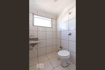 Banheiro  de apartamento para alugar com 2 quartos, 60m² em Vila Santa Clara, São Paulo