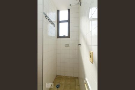 Apartamento à venda com 90m², 2 quartos e 2 vagasBanheiro de serviço