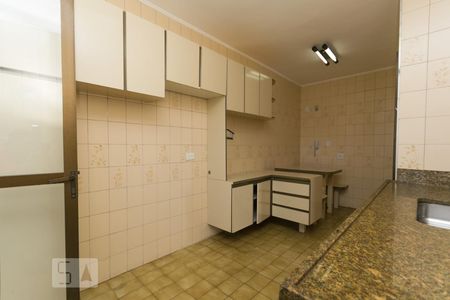 Apartamento à venda com 90m², 2 quartos e 2 vagasCozinha