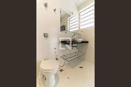 Apartamento para alugar com 145m², 2 quartos e 1 vaga Apartamento para alugar com 145m², 2 quartos e 1 vagaBanheiro da suíte
