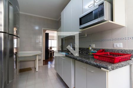 Apartamento para alugar com 100m², 2 quartos e 1 vaga Apartamento para alugar com 100m², 2 quartos e 1 vagaCozinha