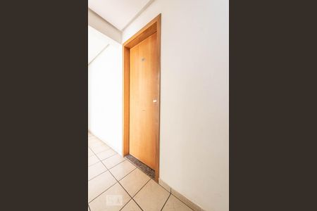 Entrada de apartamento para alugar com 2 quartos, 58m² em Vila dos Alpes, Goiânia
